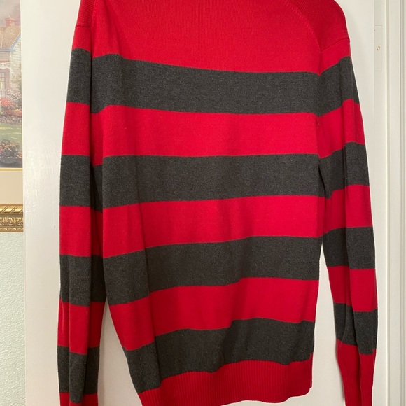 Express Gray and Red Sweater size M - Picture 3 of 10